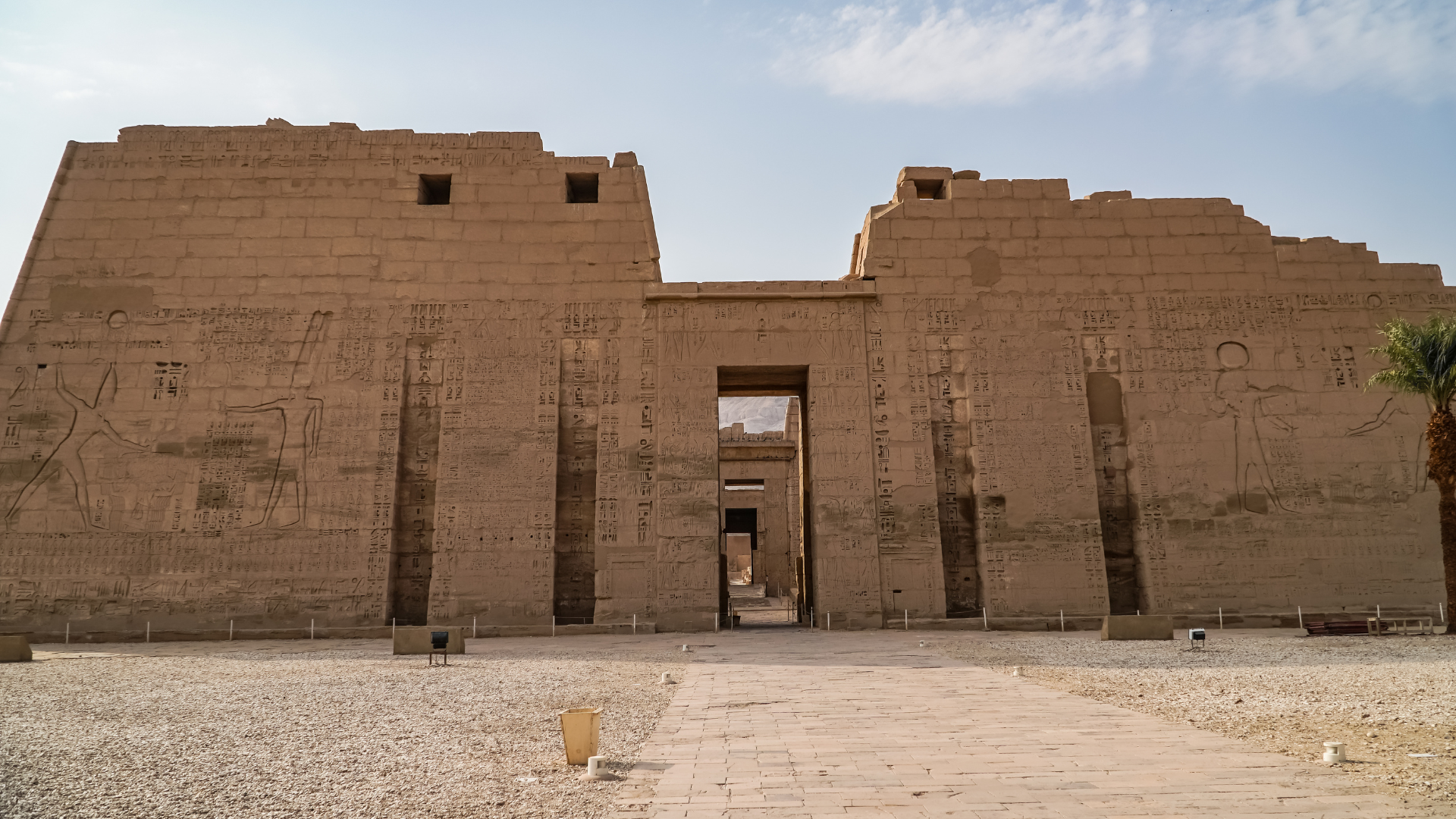 Madinet Habu, Luxour travel Guide
